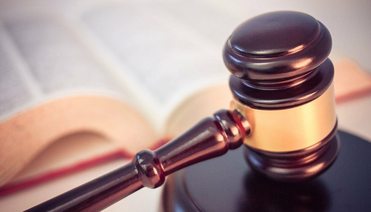 Marteau de juge et code civil illustrant la prestation compensatoire